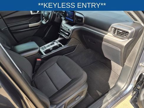 Used 2022 Ford Explorer XLT w/ Class IV Trailer Tow Package image 11