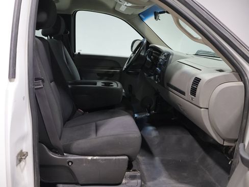Used 2013 Chevrolet Silverado 2500 W/T w/ Snow Plow Prep Package AWD/4WD image 17