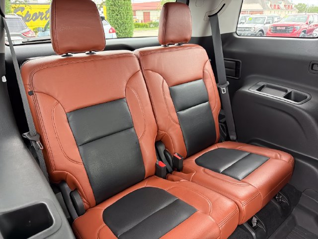 Used 2023 GMC Acadia SLE w/ Driver Convenience Package FWD image 28