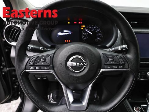 Used 2023 Nissan Kicks SV FWD image 10