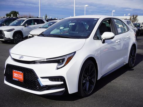 New 2026 Toyota Corolla SE image 7