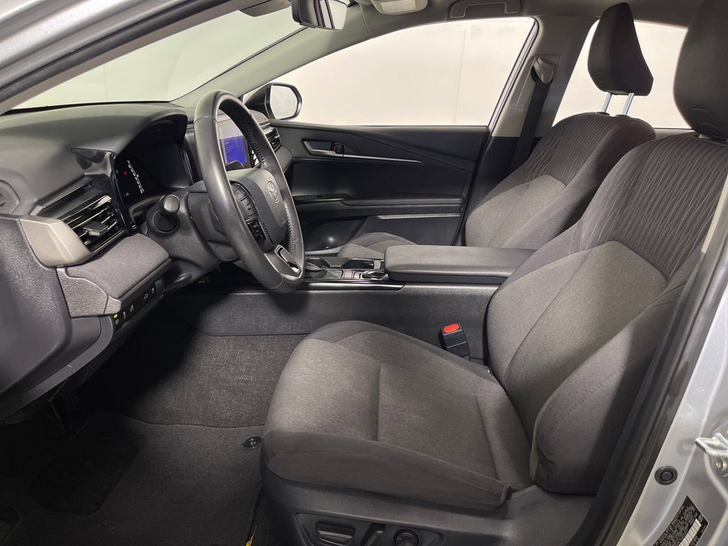 Used 2025 Toyota Camry LE w/ Convenience Package AWD/4WD image 12