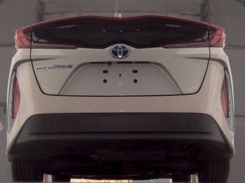 Used 2017 Toyota Prius Prime Advanced FWD image 15