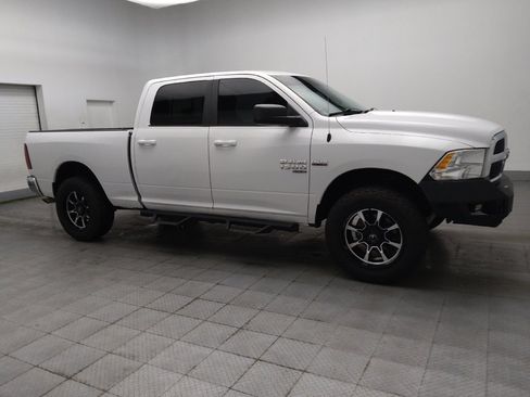Used 2019 RAM 1500 Classic SLT AWD/4WD image 11
