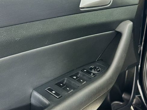 Used 2016 Hyundai Sonata Sport w/ Option Group 1V image 17