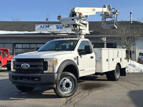 Used 2017 Ford F550 2WD Regular Cab Super Duty image 1