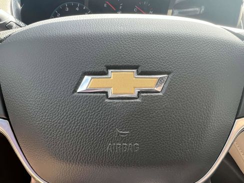 Used 2023 Chevrolet Traverse LS image 30