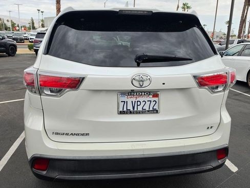 Used 2015 Toyota Highlander Plus FWD image 6