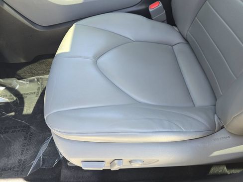 Used 2021 Toyota Highlander XLE FWD image 34