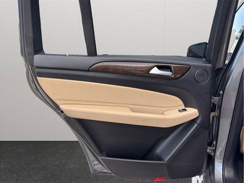 Used 2017 Mercedes-Benz GLS 450 4MATIC image 37
