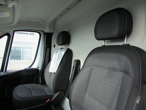 Used 2023 RAM ProMaster 2500 image 13