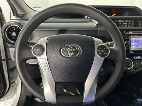Used 2016 Toyota Prius C Two image 18