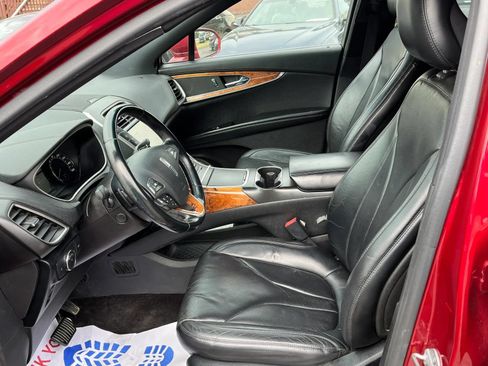 Used 2016 Lincoln MKX Reserve w/ Technology Package AWD/4WD image 9
