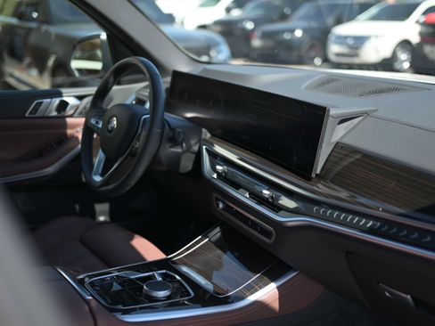 Used 2025 BMW X5 xDrive40i AWD/4WD image 18