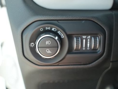 Used 2021 Jeep Gladiator Overland AWD/4WD image 34
