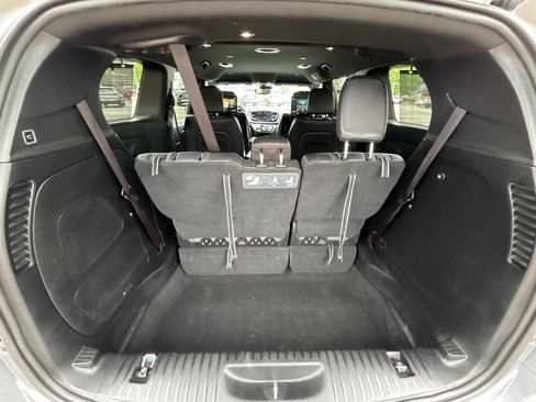 Used 2021 Chrysler Pacifica Touring-L w/ Uconnect Theater Family Group FWD image 38
