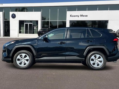 Used 2022 Toyota RAV4 LE image 7
