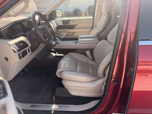 Used 2018 Lincoln Navigator Reserve w/ Technology Package AWD/4WD image 6