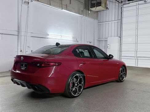 Used 2022 Alfa Romeo Giulia Veloce image 10