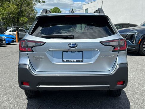 Used 2025 Subaru Outback Premium AWD/4WD image 3