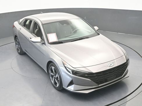 Used 2023 Hyundai Elantra SEL w/ Convenience Package image 55