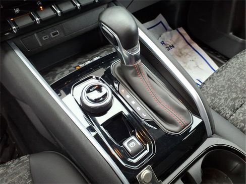 Used 2023 Chevrolet Colorado Z71 w/ Z71 Convenience Package 2 image 20