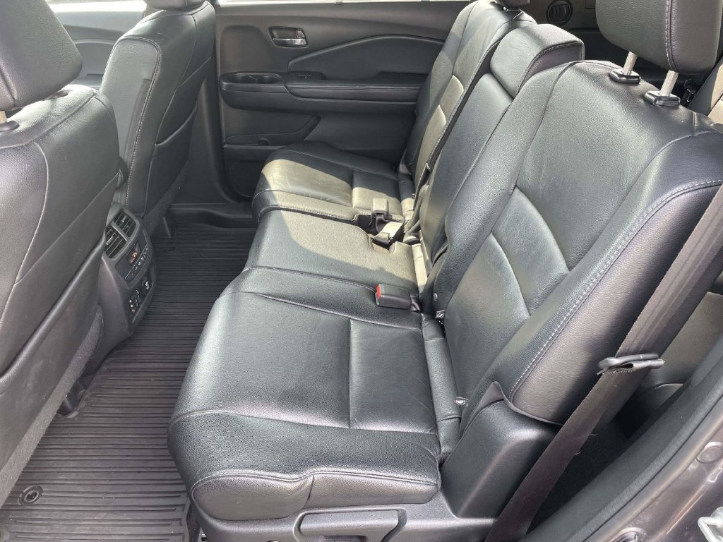 Used 2017 Honda Pilot Touring image 12