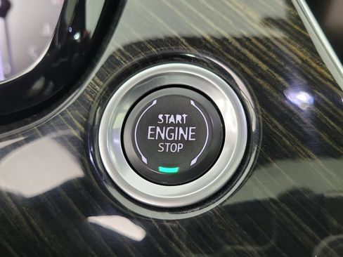 Used 2020 Cadillac XT6 Premium Luxury FWD image 32