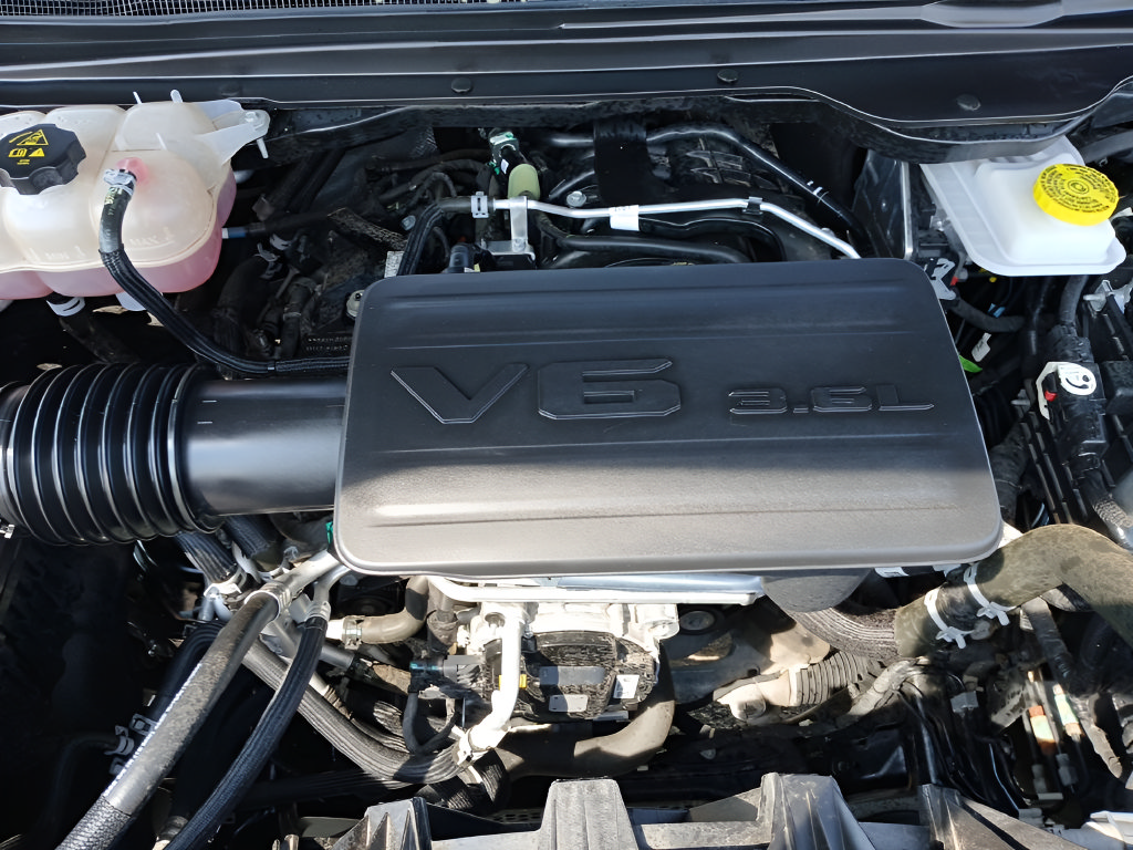 Used 2025 RAM 1500 Big Horn AWD/4WD image 16