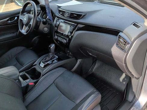 Used 2021 Nissan Rogue Sport SL FWD image 18