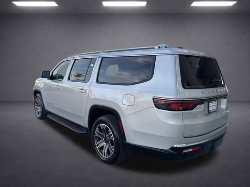Used 2024 Jeep Wagoneer L Series II w/ Flexible Seating Group AWD/4WD image 6