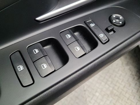 Used 2025 Hyundai Elantra SEL image 27