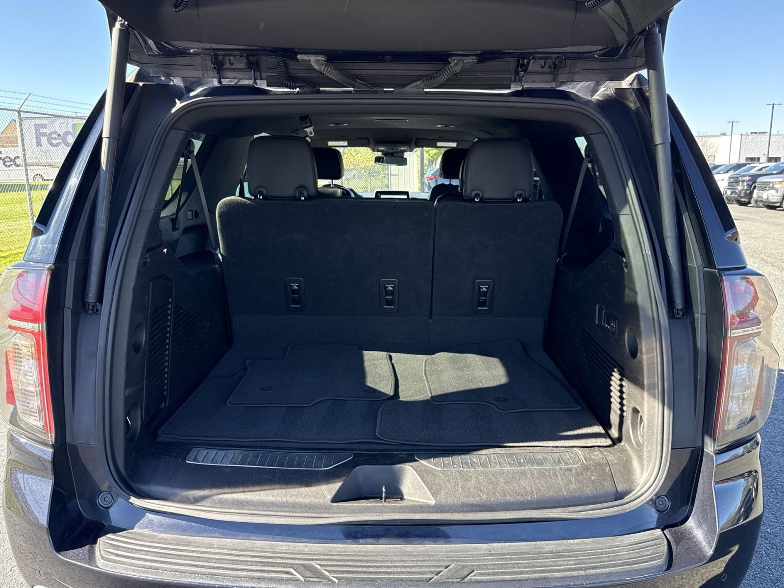 Used 2023 Chevrolet Suburban Premier AWD/4WD image 27