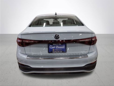 New 2026 Volkswagen Jetta SE image 10