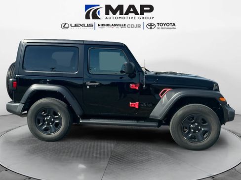 Used 2022 Jeep Wrangler Sport AWD/4WD image 6