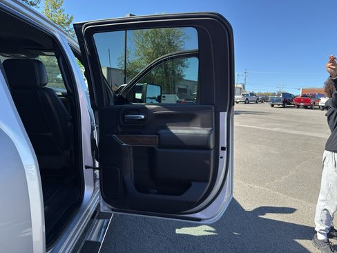 Used 2023 Chevrolet Silverado 2500 High Country w/ Z71 Off-Road Package image 15