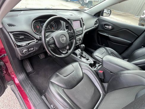 Used 2019 Jeep Cherokee Latitude Plus image 5