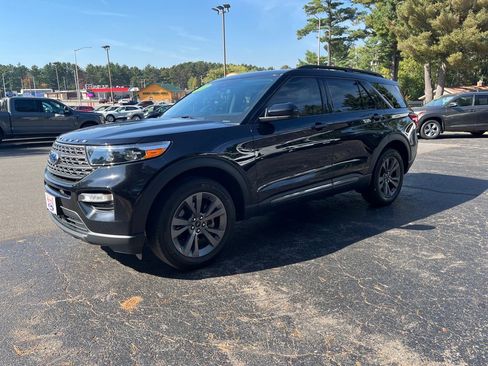 Used 2023 Ford Explorer XLT w/ Equipment Group 202A image 3