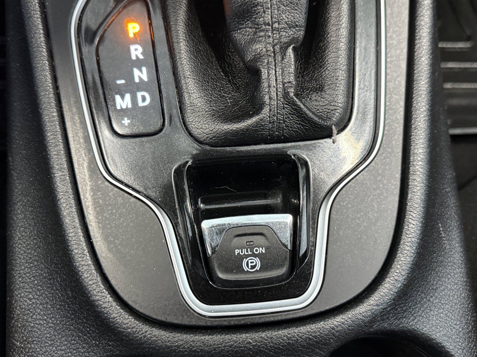 Used 2019 Jeep Cherokee Limited AWD/4WD image 17