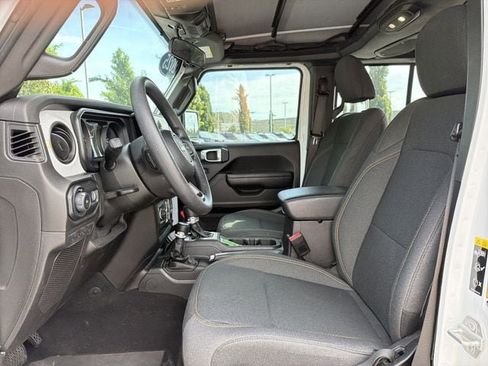 Used 2025 Jeep Wrangler Unlimited Sport AWD/4WD image 8