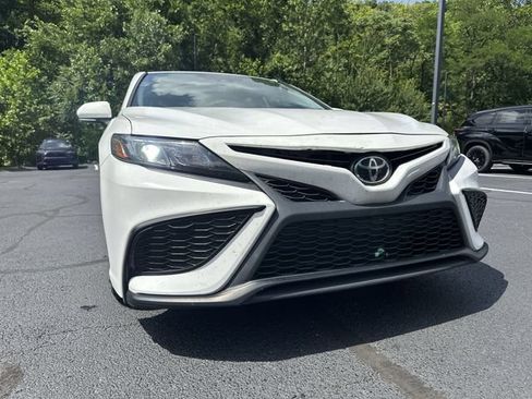 Used 2023 Toyota Camry SE w/ Cold Weather Package FWD image 12