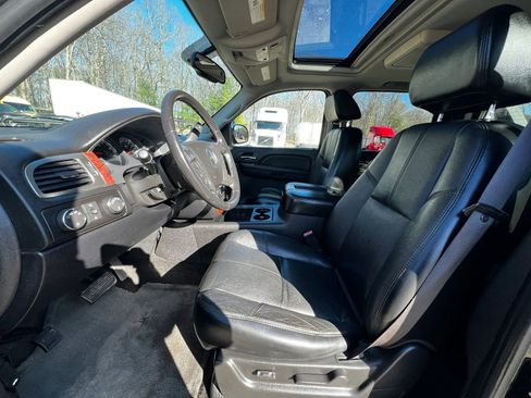 Used 2007 Chevrolet Avalanche LT w/ LT Preferred Equipment Group AWD/4WD image 9