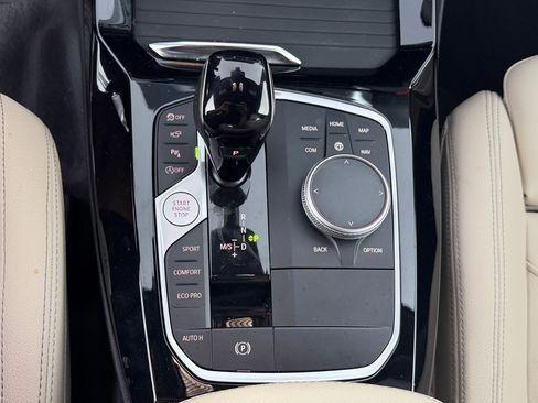 Used 2024 BMW X3 sDrive30i w/ Premium Package w/ZPA image 17