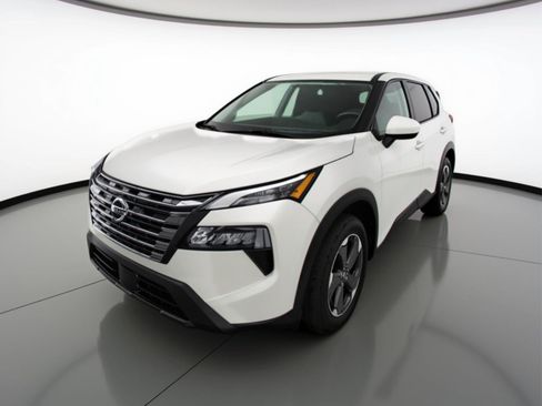 Used 2025 Nissan Rogue SV FWD image 3