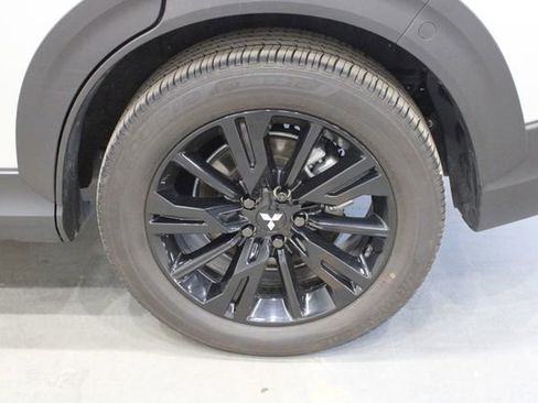 Used 2024 Mitsubishi Eclipse Cross Black Edition image 32