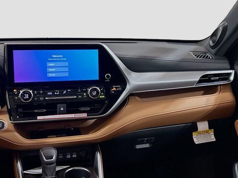New 2026 Toyota Highlander Platinum AWD/4WD image 52