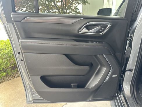 Used 2021 Chevrolet Suburban RST w/ Luxury Package AWD/4WD image 20