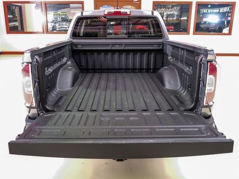 Used 2018 GMC Canyon SLT image 45