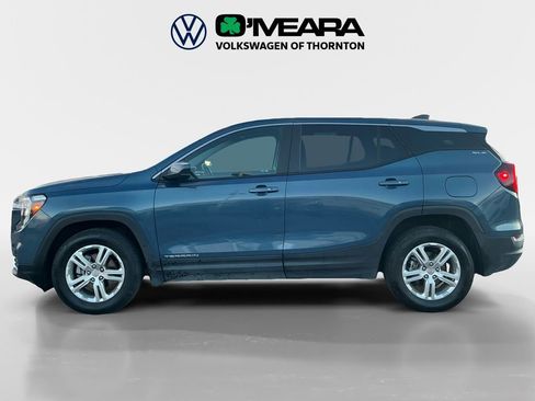 Used 2024 GMC Terrain SLE image 2