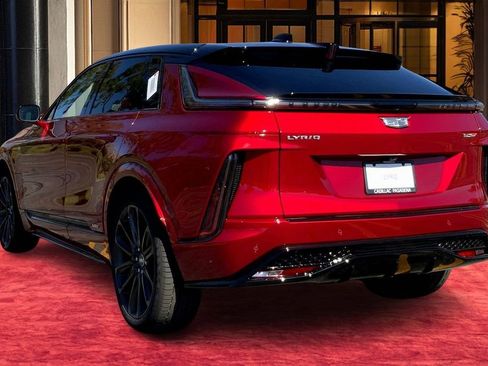 New 2026 Cadillac Lyriq V image 4